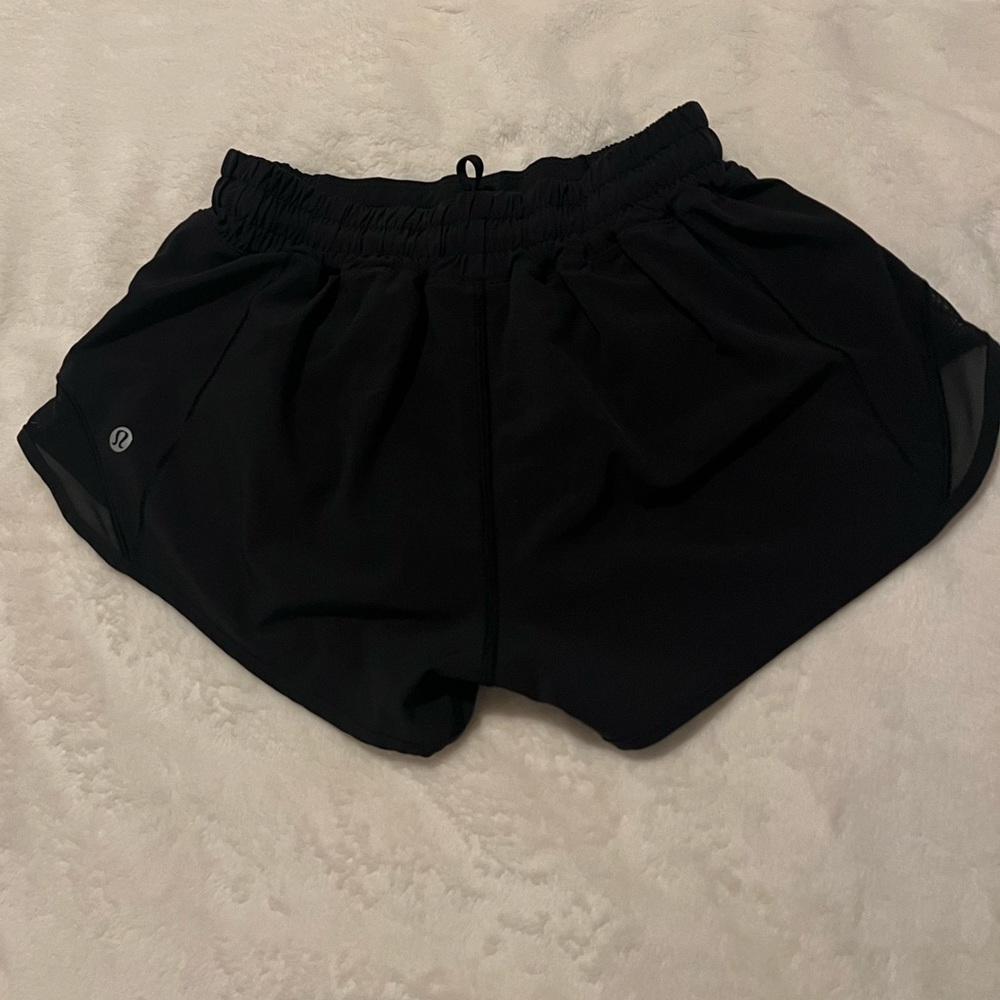 Lululemon Hotty Hot short size 4 EUC